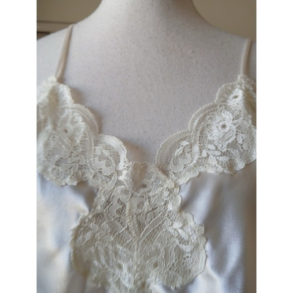 Vintage Victoria's Secret Beige Lace Trim Satin Cami Tank Top Y2K 90's Medium - Picture 7 of 14